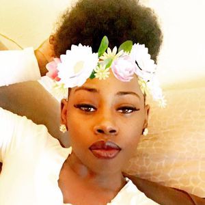 Meet your Posher, Simone